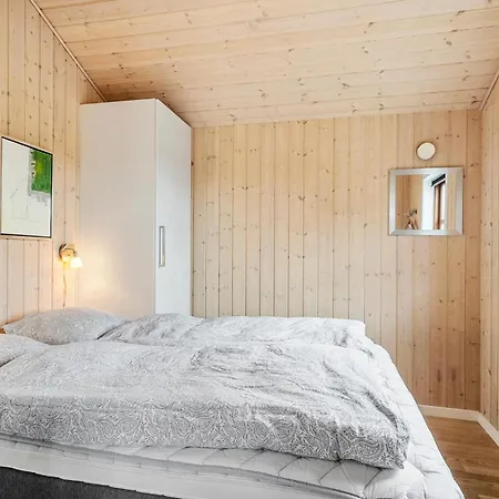Casa de Férias Beach Front Home In Henne With Sauna *