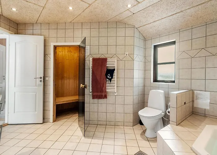 Amazing In Henne With Sauna 度假居 亨讷斯特兰德