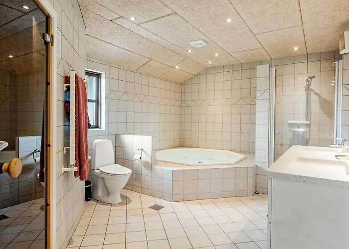 Amazing In Henne With Sauna 度假居 *